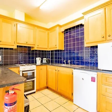 Apartament 55 - Spacious Three Bed With Parking Galway