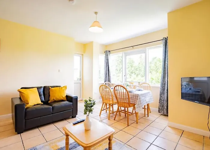 55 - Spacious Three Bed With Parking Galway