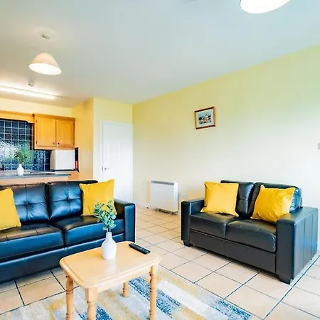Spacious 3 Bed With Parking Apartment Galway