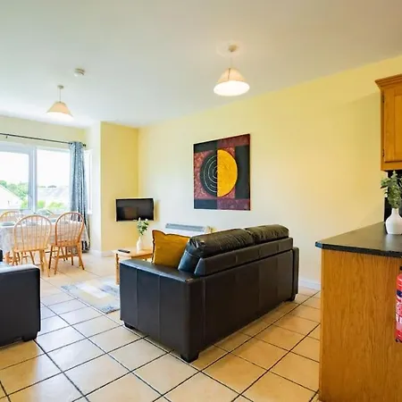 Apartment Spacious 3 Bed With Parking