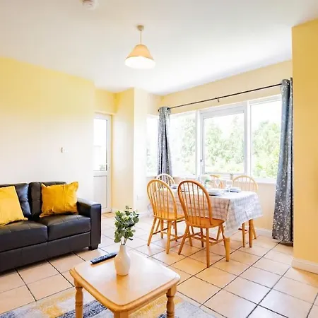Spacious 3 Bed With Parking Galway