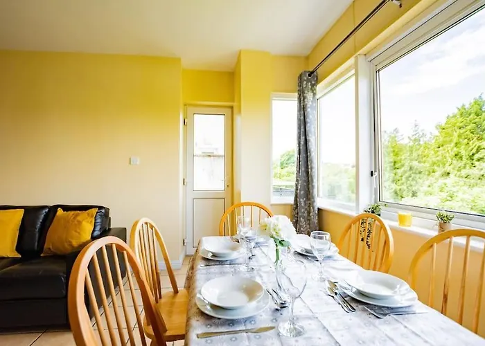 아파트 55 - Spacious Three Bed With Parking 골웨이